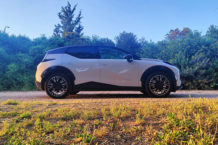 זיקר X קריפטון ZEEKR X KRYPTON מבט צד